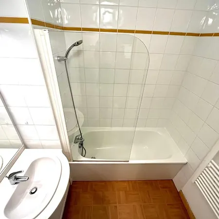 Apartment Cosy Avec Piscine Et Parking, Au Pied Des Pistes - Fr-1-505-213 Flumet