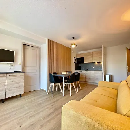 Cosy Avec Piscine Et Parking, Au Pied Des Pistes - Fr-1-505-213
