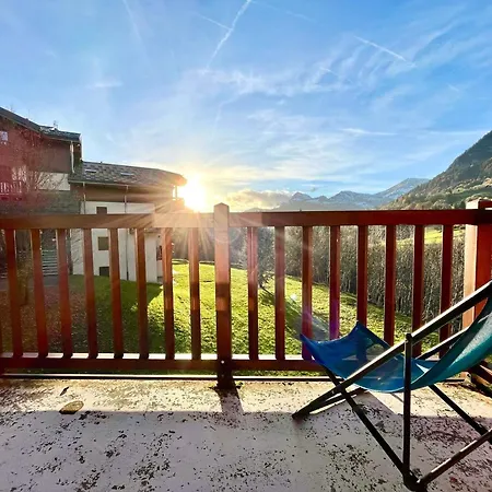 Apartment Cosy Avec Piscine Et Parking, Au Pied Des Pistes - Fr-1-505-213 *